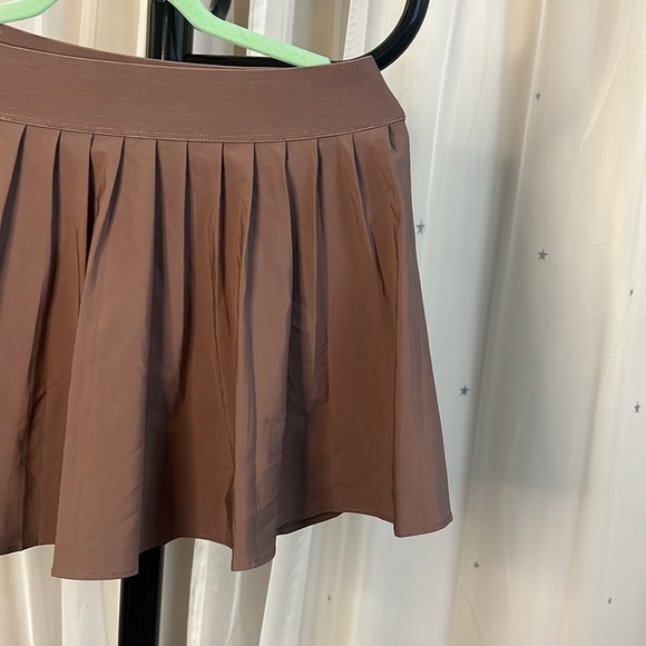 Garage Pleated Skirt - Picture 2 of 3